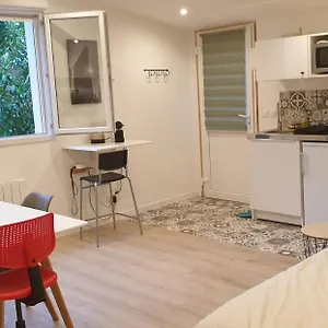  Appartement Adorable 25m² Très Calme Avec Parking